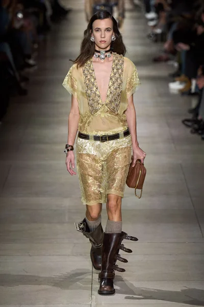Look 48